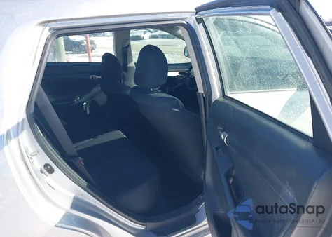 2010 Toyota Matrix z USA, uszkodzony, nr VIN 2T1KU4EE0AC300881